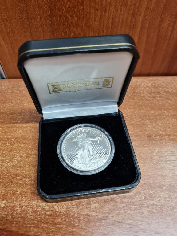 1 тройская унция серебра США Коробка. 2013